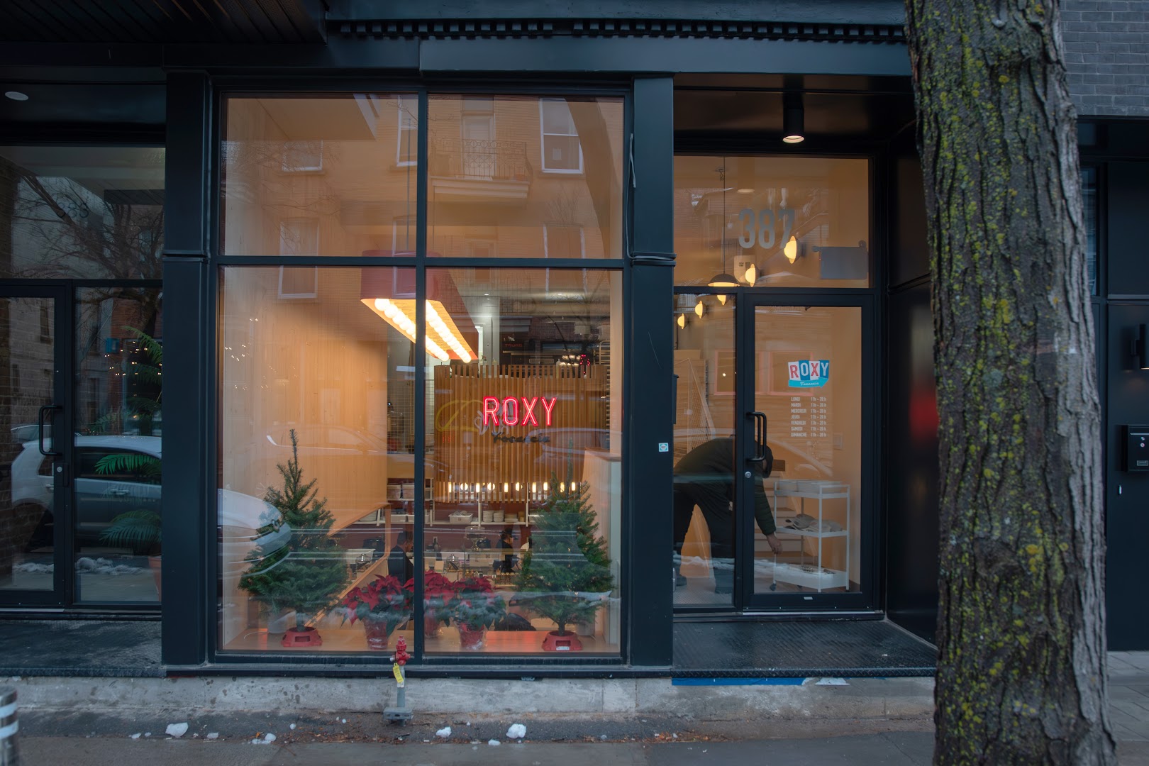 Roxy Focaccia St-Zotique: clear, professional storefront exterior shot