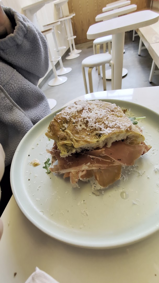 Roxy Focaccia St-Zotique: appetizing photo of served food
