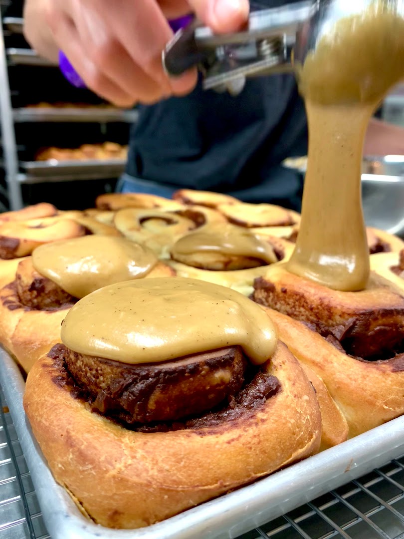 Royale Ginette: appetizing food preparation shot