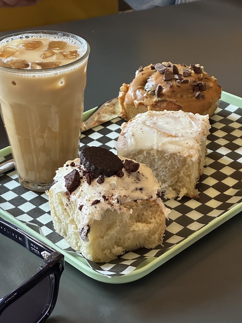 Royale Ginette: appetizing photo of breakfast items