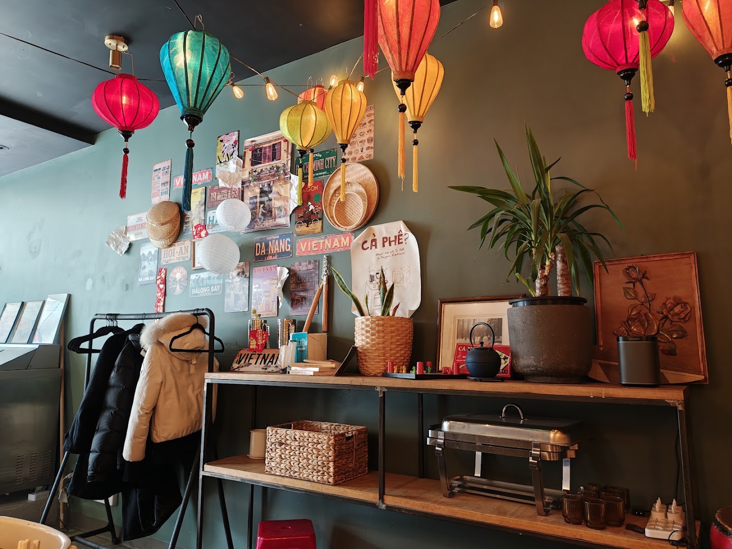Tô dinette viet: attractive interior with authentic decor