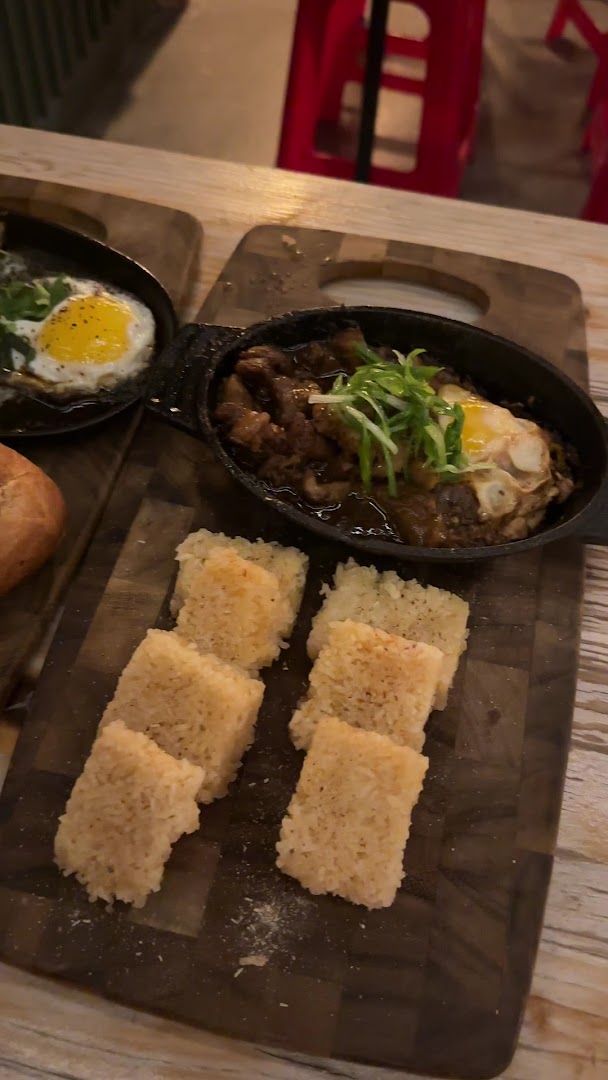Tô dinette viet: appetizing food presentation