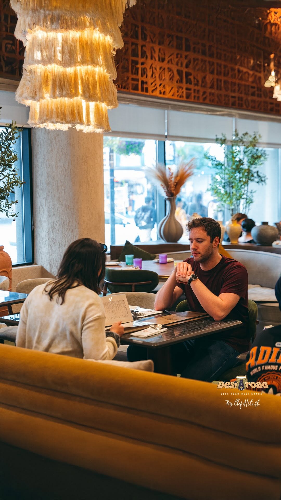 Desi Road - Niagara Falls: professional atmosphere and interior shot