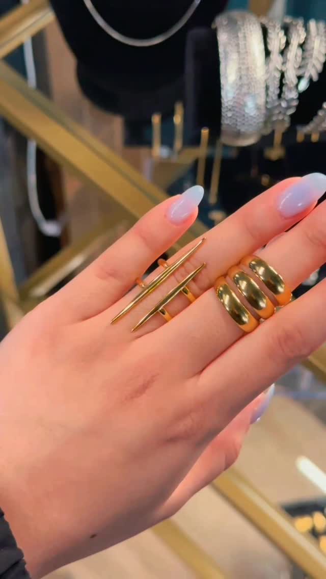 Ehsaan by Sakha: clear product display of jewelry