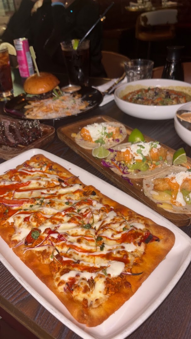 Grey's Social Eatery: appetizing food photography