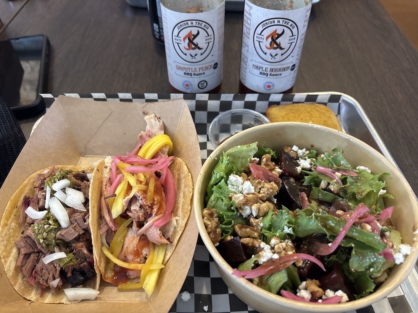 Junior & The Kid: appetizing photo of restaurant food