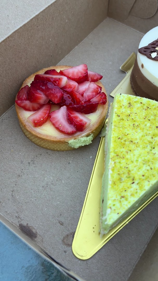 Mezzaluna Bakery & Pastry: appetizing photo of bakery products