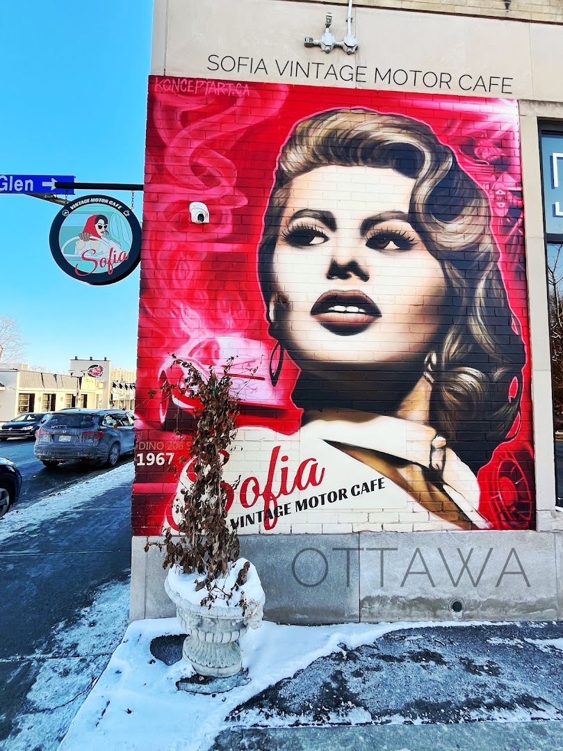 Sofia Vintage Motor Café: attractive exterior mural and signage