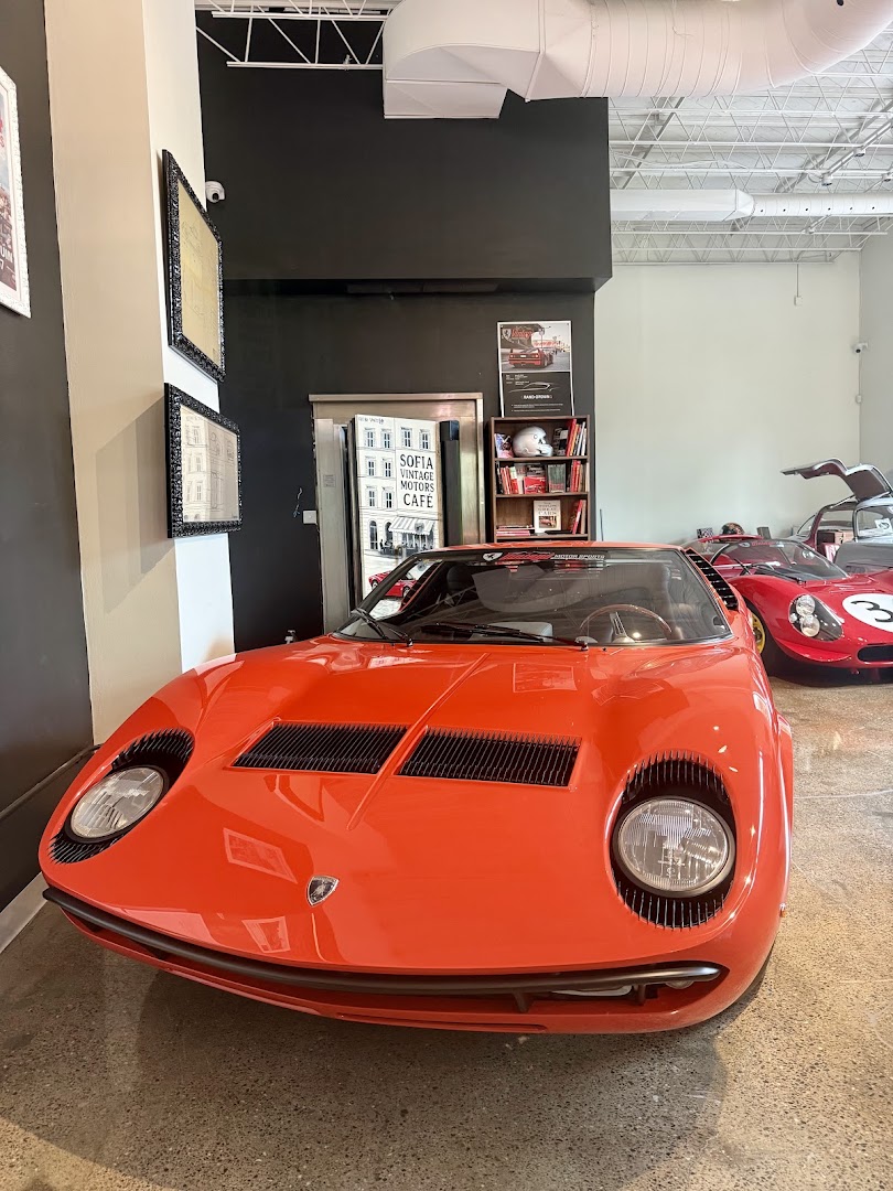 Sofia Vintage Motor Café: showcases venue's unique vintage theme