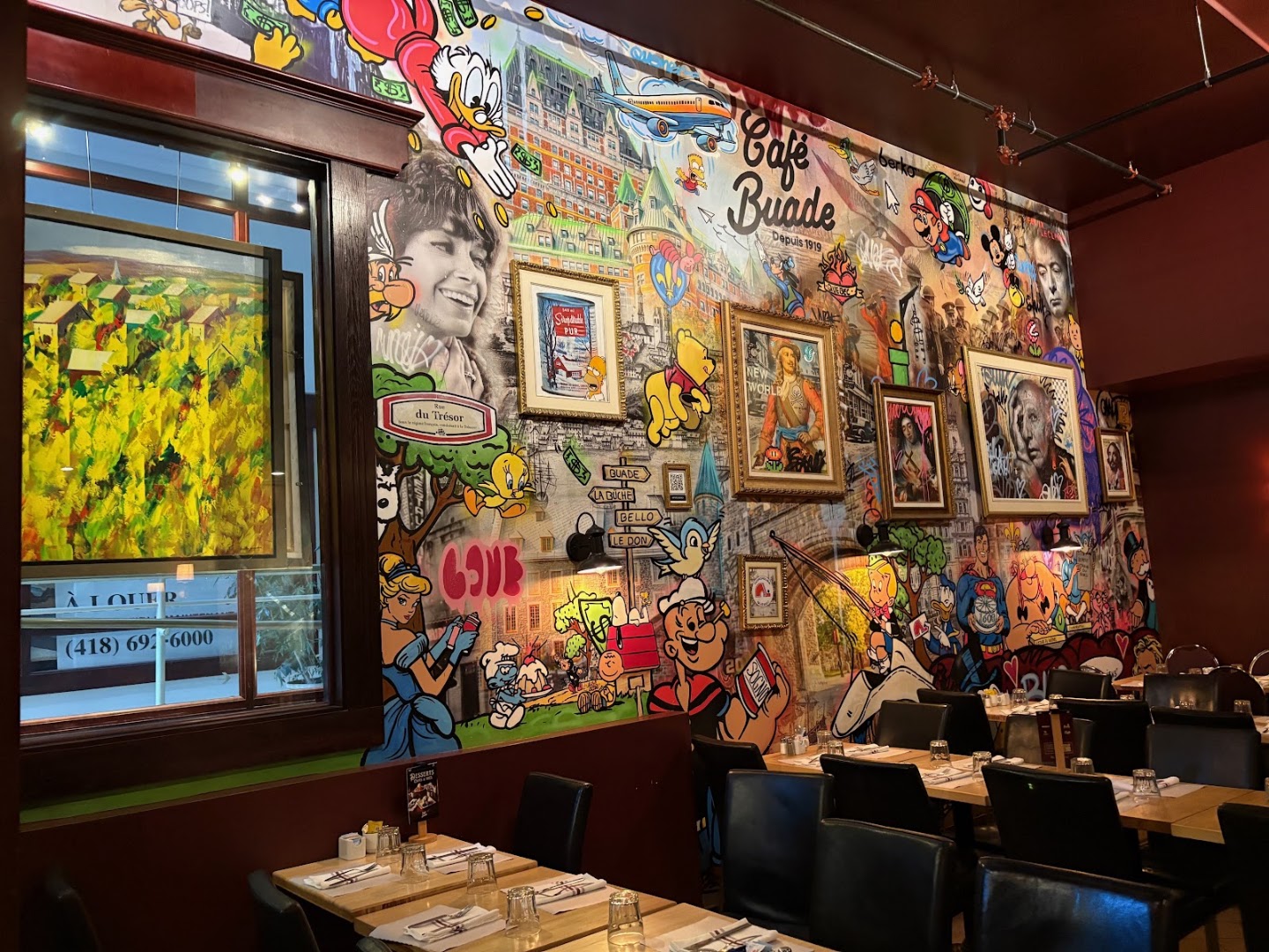 Café Buade: unique and vibrant interior
