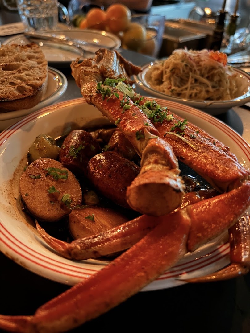 Courtbouillon: appetizing, high-quality food photography
