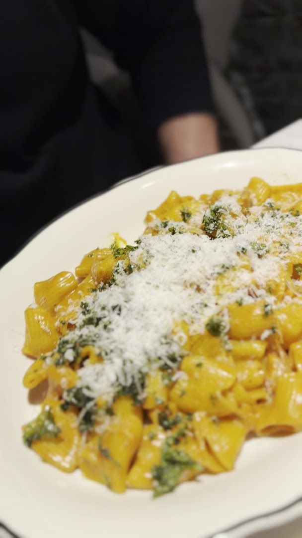 Mora: appetizing photo of pasta dish