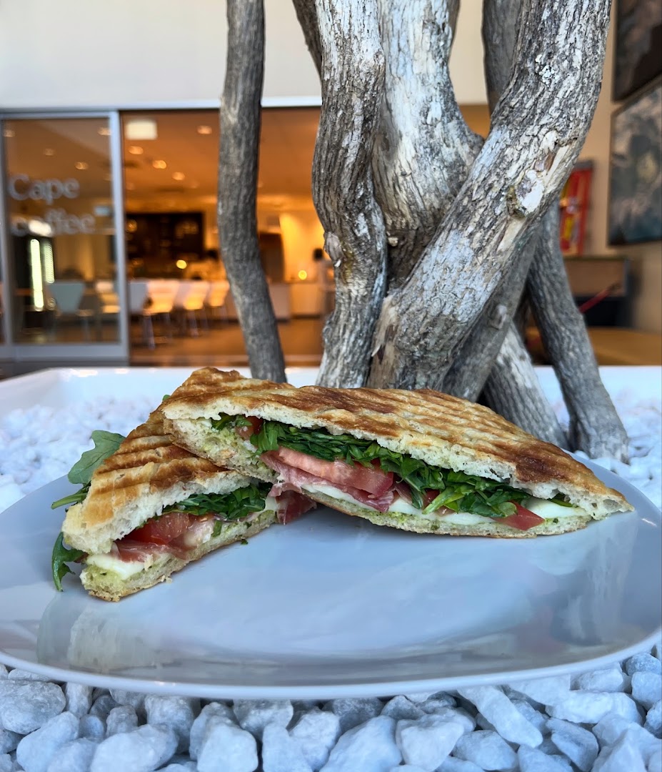 Cape Coffee: appetizing food photo with branding
