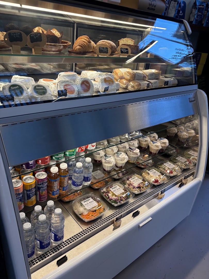 520 Cafe Bar: clear display of food products