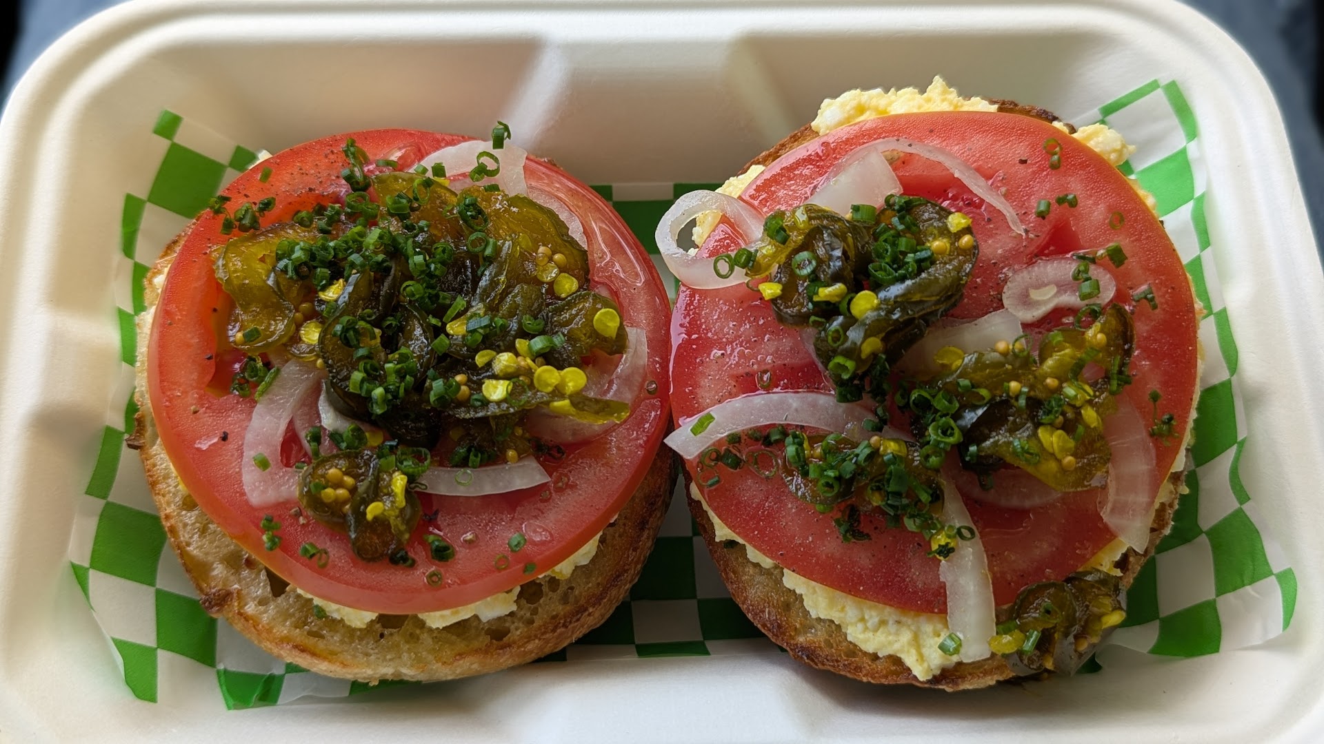 Arthur's Snackette: appetizing, high-quality food photo