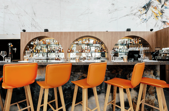 Dopamina: high quality interior bar shot
