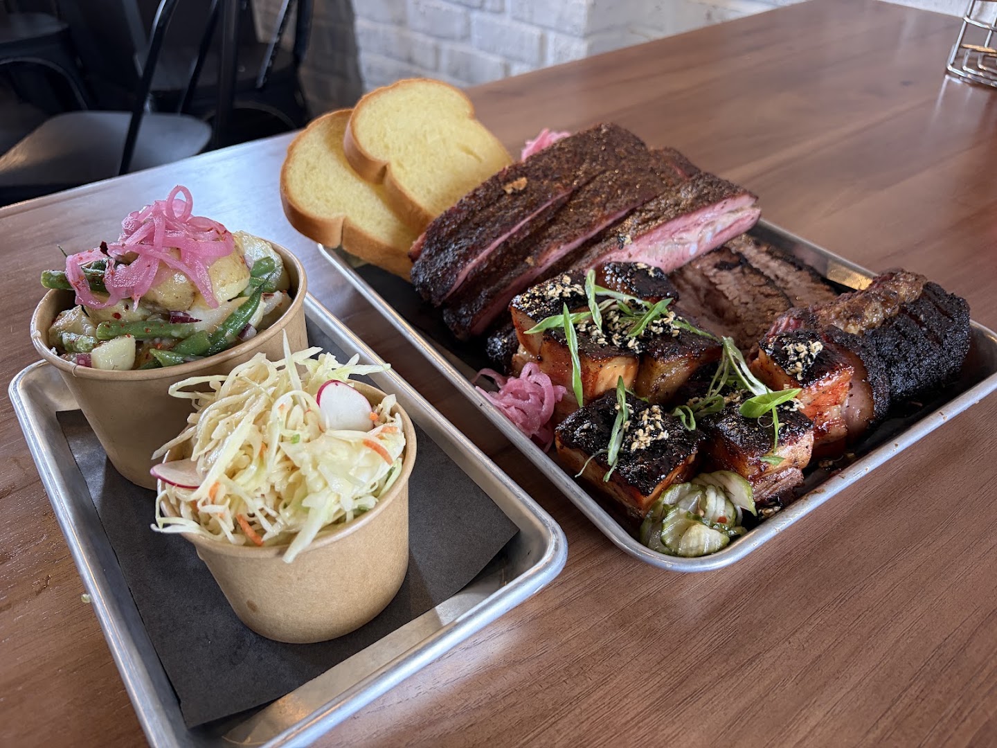 Golden Horseshoe Barbecue: appetizing, high-quality food photography