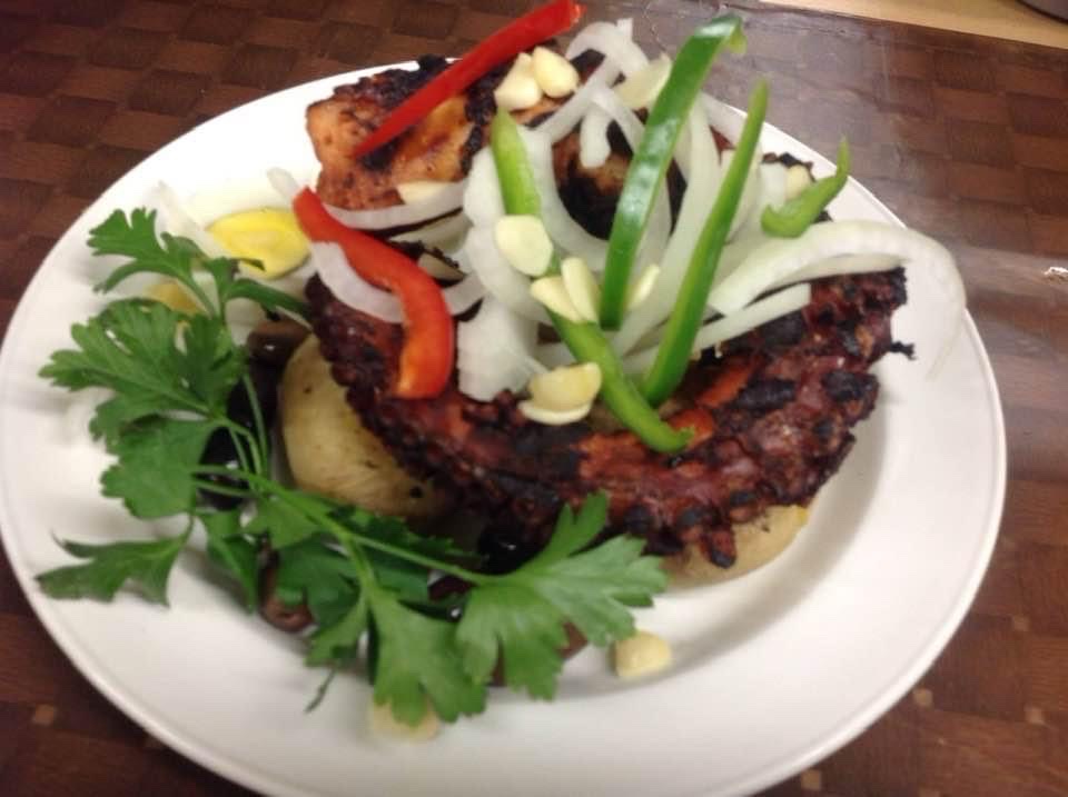 Maria's Sports Bar: appetizing photo of served dish