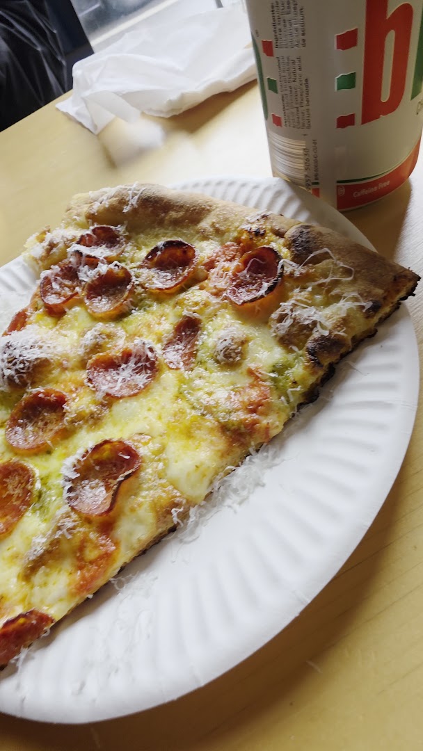 Nice Slice: appetizing photo of restaurant food