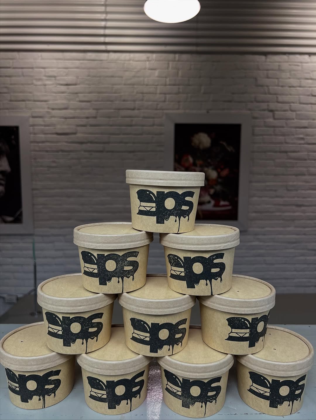 Ops Burger & Bar: professional branding and product display