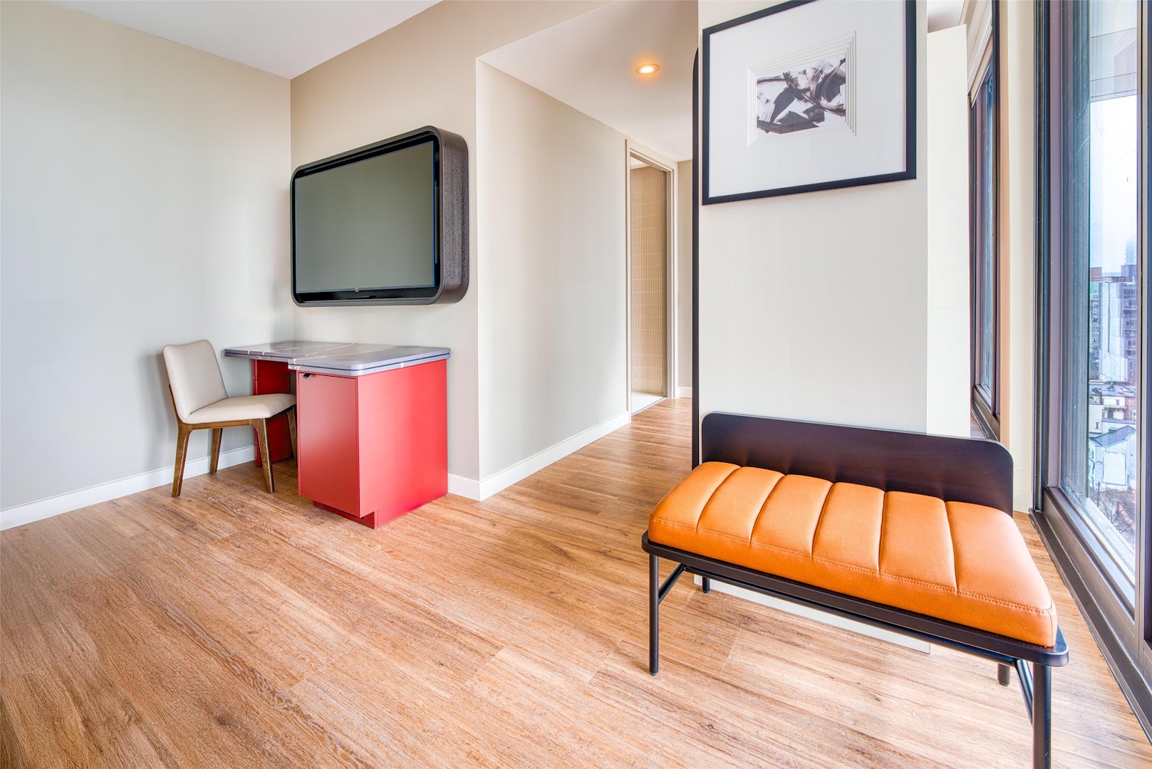 TOOR Hotel: clean professional hotel room photo