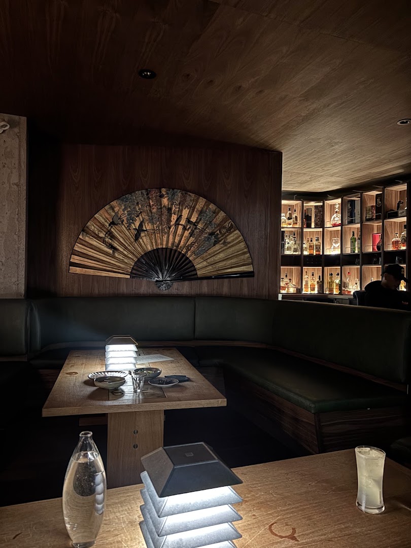 Uh Bar: atmospheric and professional interior shot