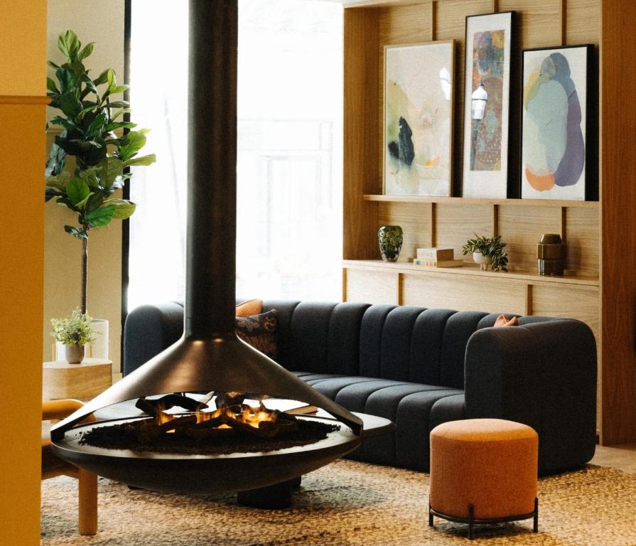 Union Hotel: professional, inviting hotel lobby interior