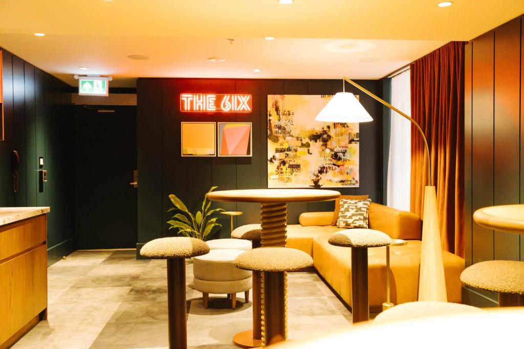Union Hotel: professional, inviting hotel lounge interior