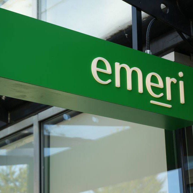 emeri matcha bar: clear signage of the venue