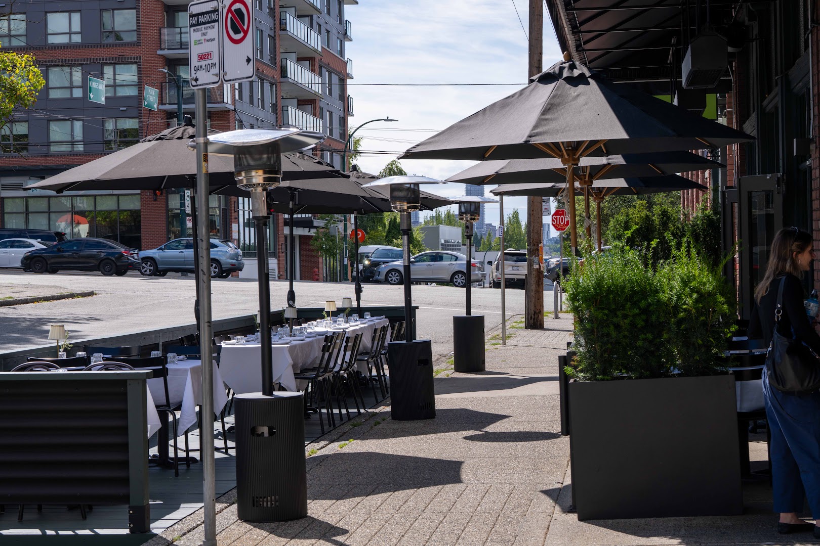 Giusti: clear shot of restaurant terrace
