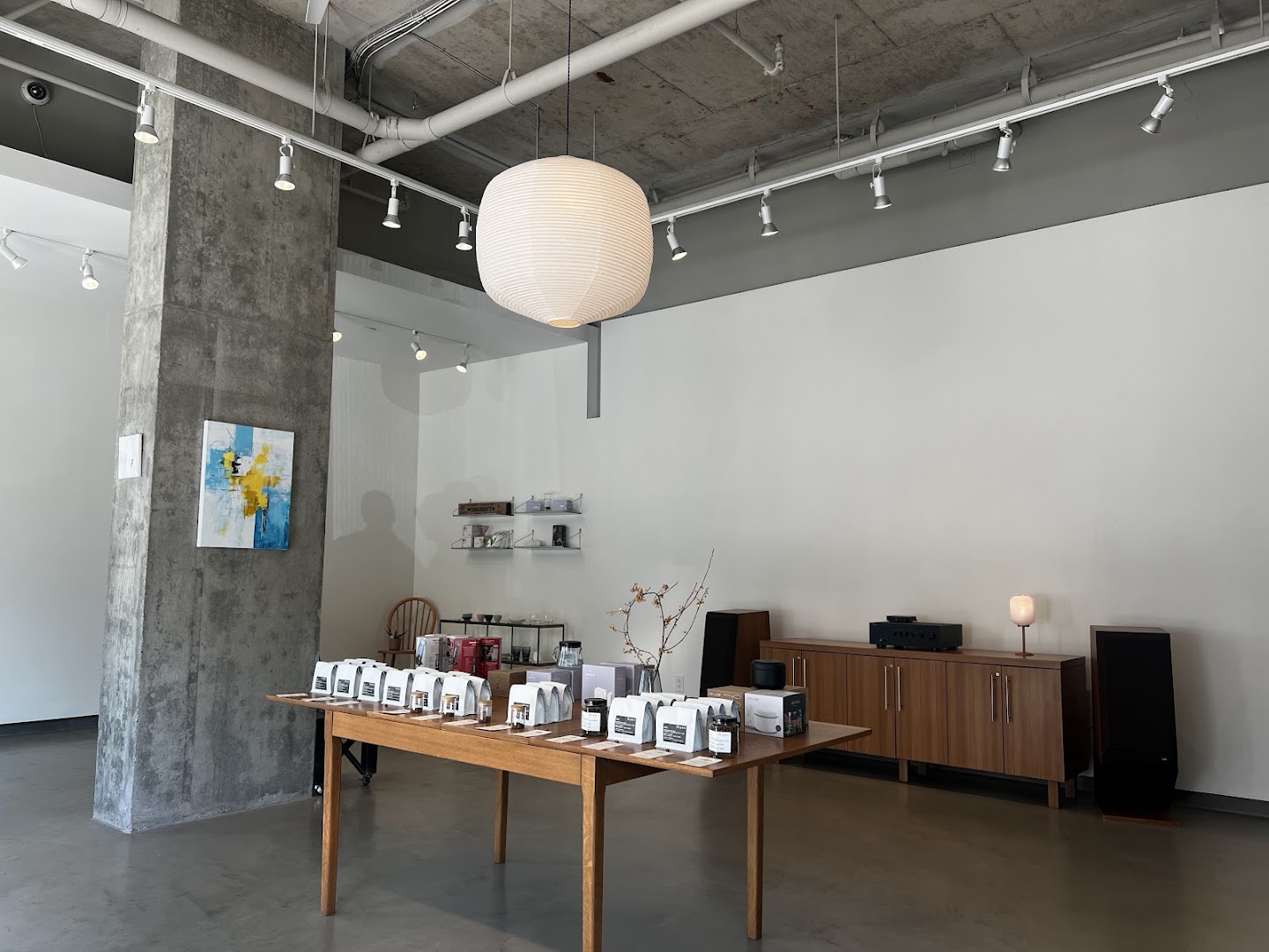 Hiyori Coffee: clean interior shot of products