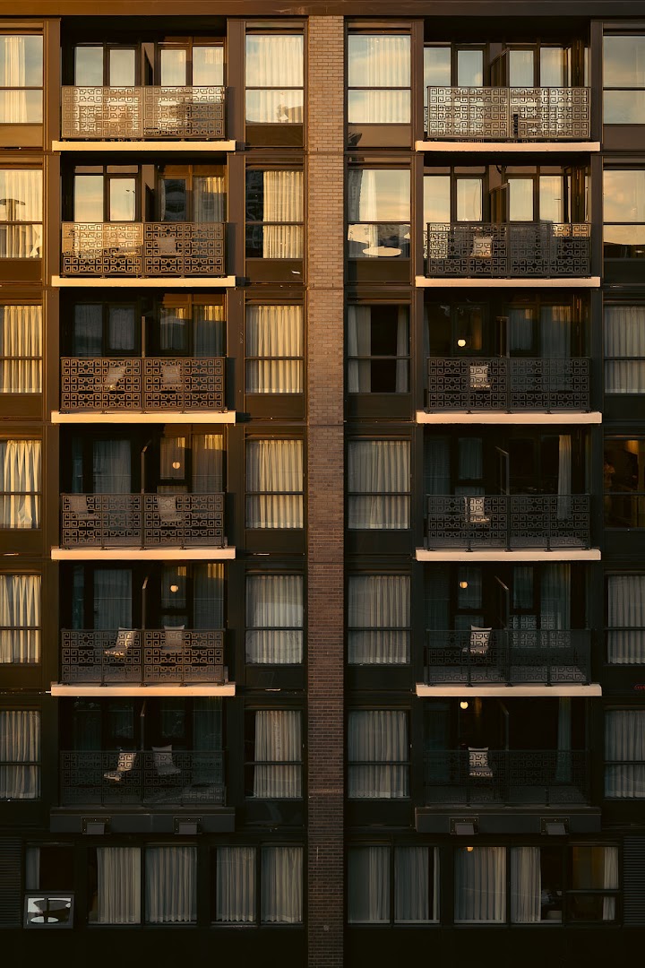 Keefer House: professional architectural shot of hotel
