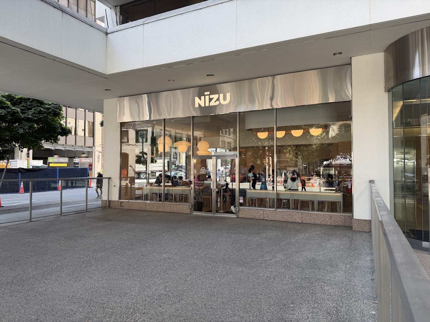 Nīzu Cafe: clear exterior shot of venue