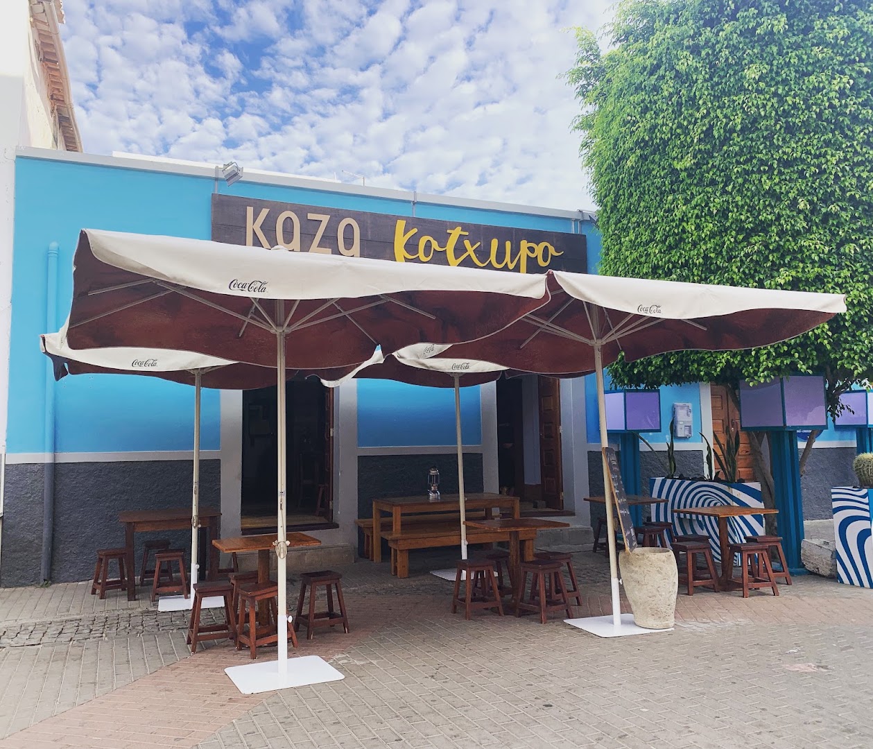 Kaza Katxupa: clear, inviting exterior restaurant photo