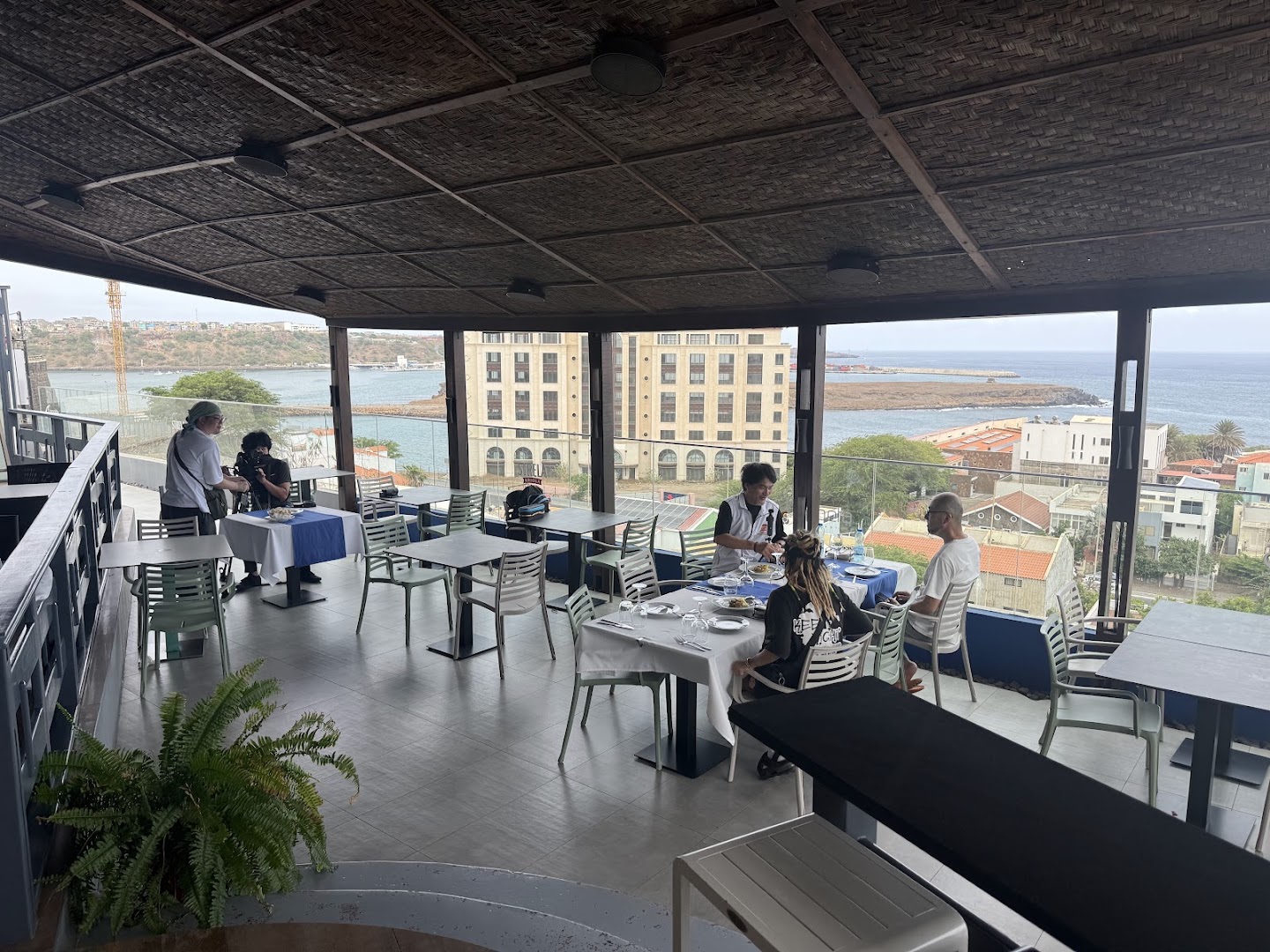 O Poeta Lounge & Food: venue atmosphere and view