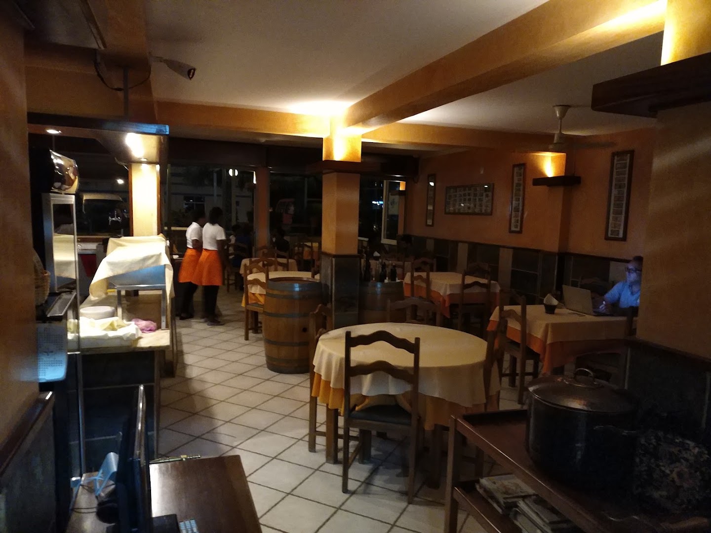 Punto d'Incontro: clear view of restaurant interior