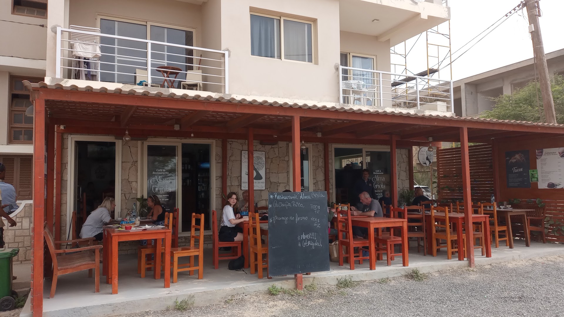 Café Alma Criola: clear view of venue atmosphere