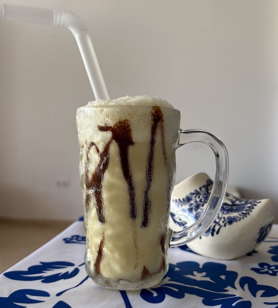Café de Holanda: appetizing photo of a drink