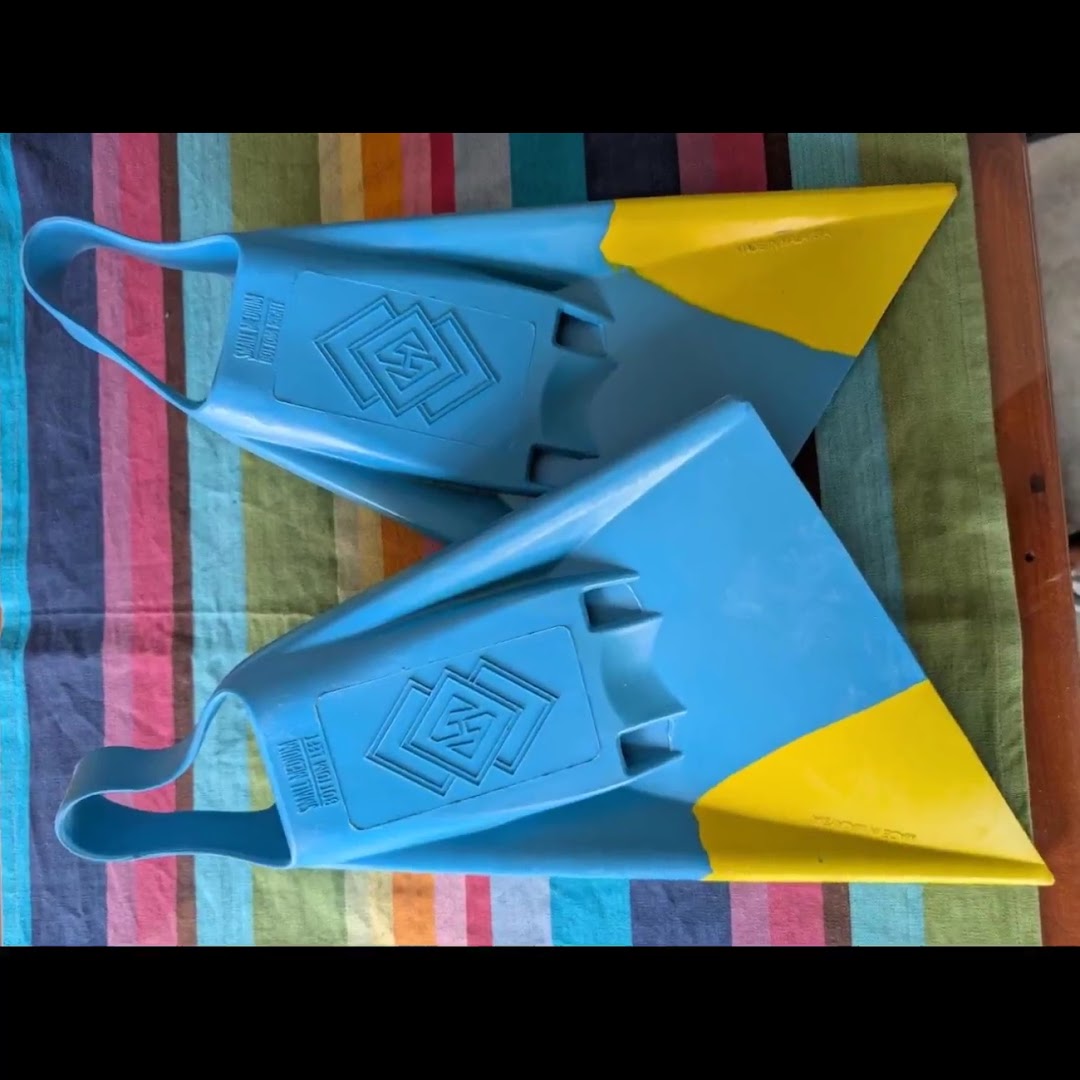 Hei Matau Surf Shop: clear product display for shop