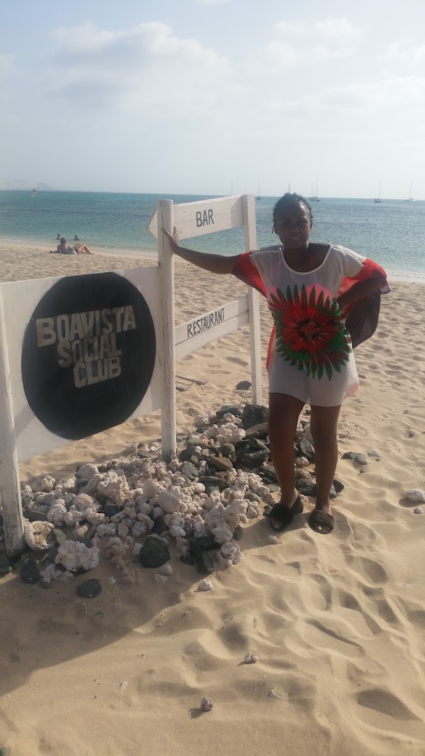 Social Club: clear signage and venue atmosphere