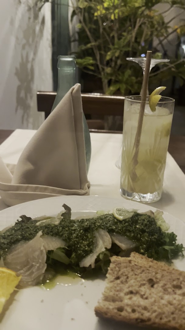 Sodade Casa da Cultura: appetizing food and drink presentation