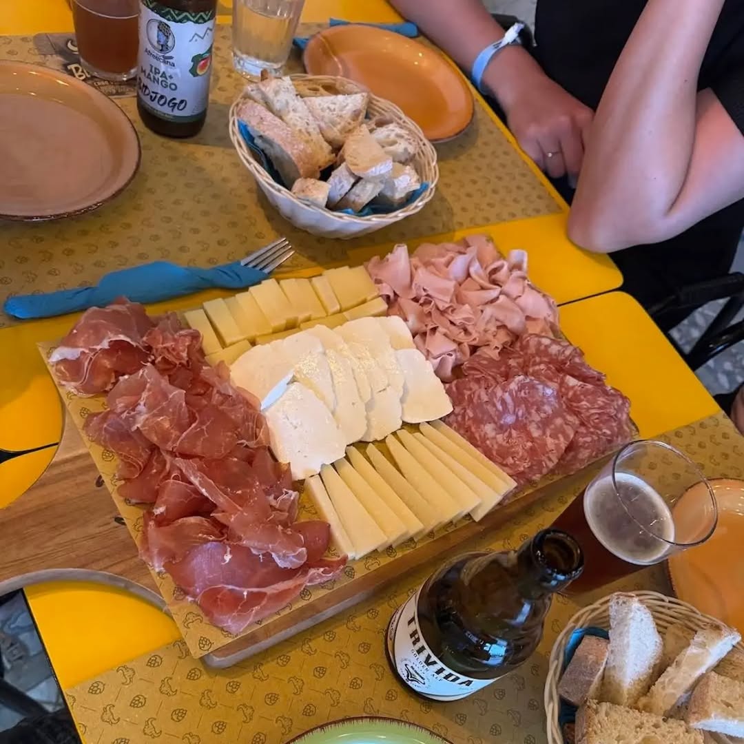Craft Beer Bar & Food Bodeguinha: appetizing photo of food served