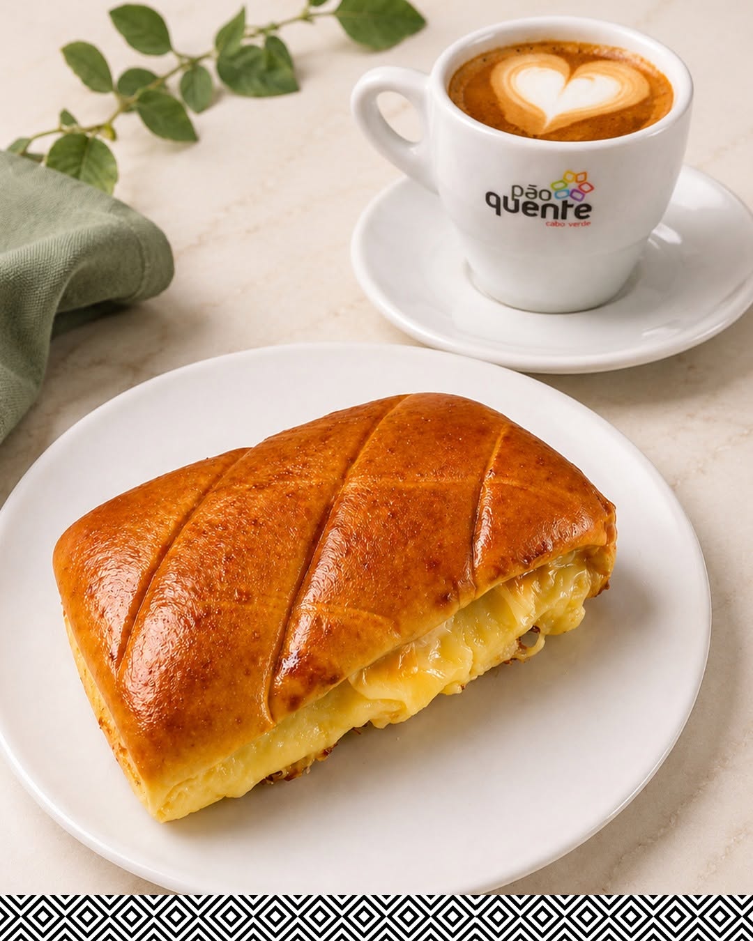Pão Quente Santa Maria: professional, appetizing food photography
