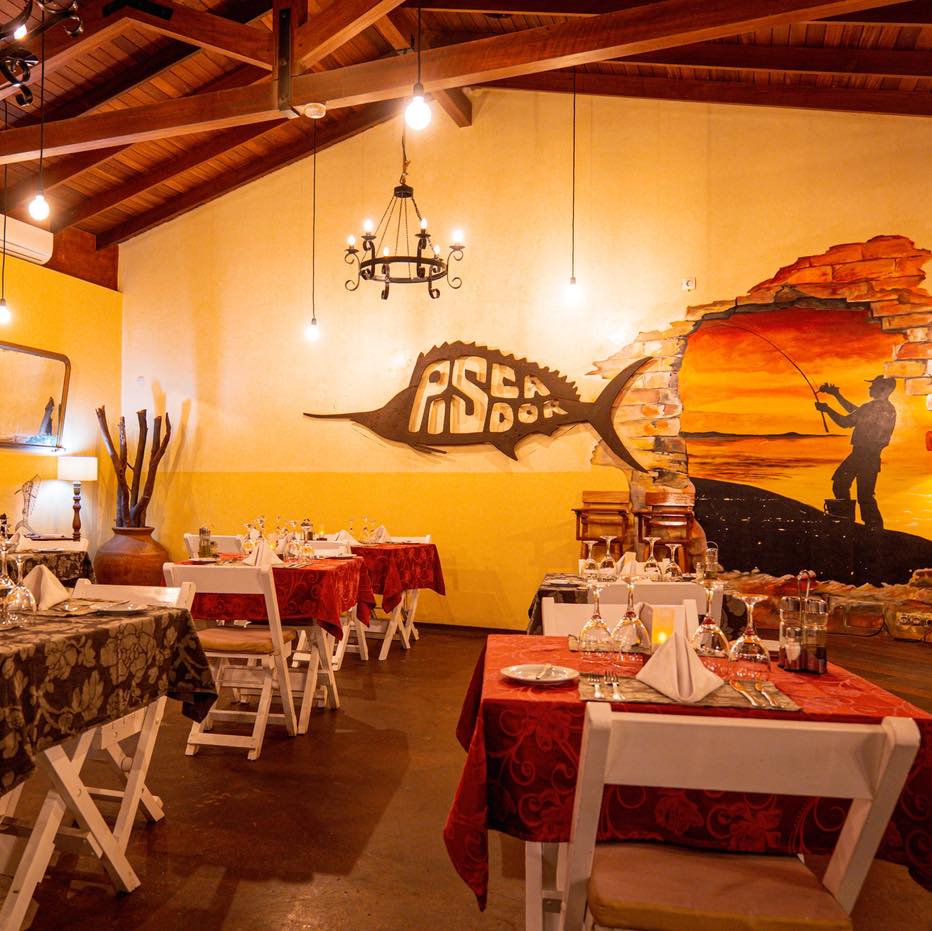 Restaurante Piscador: inviting and professional restaurant interior