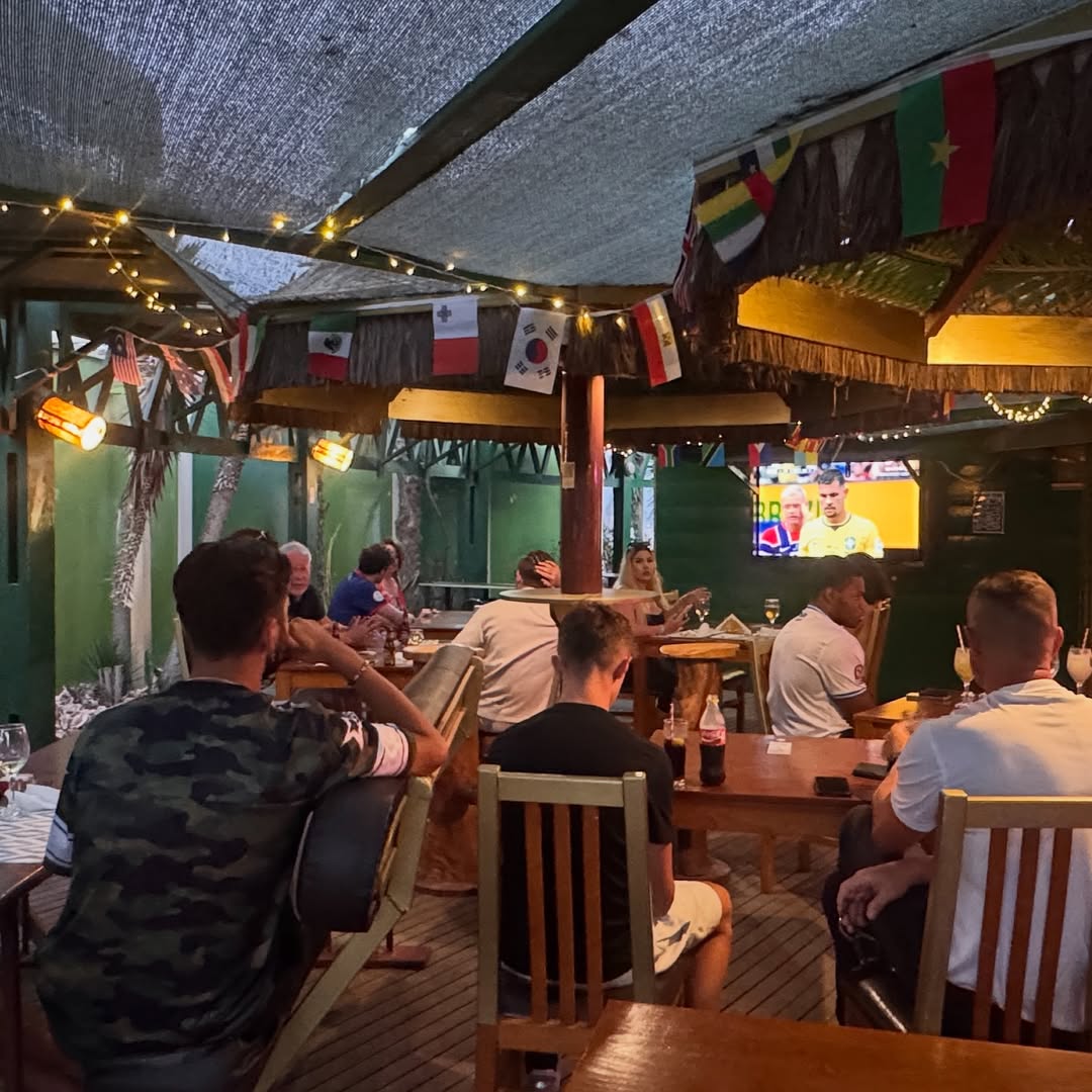 Sunset Restaurant & Bar: inviting restaurant atmosphere