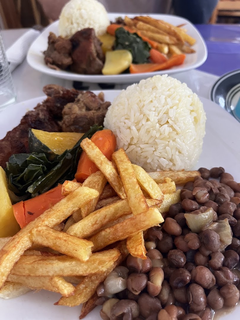 Bar Restaurant Mãe: appetizing photo of restaurant food