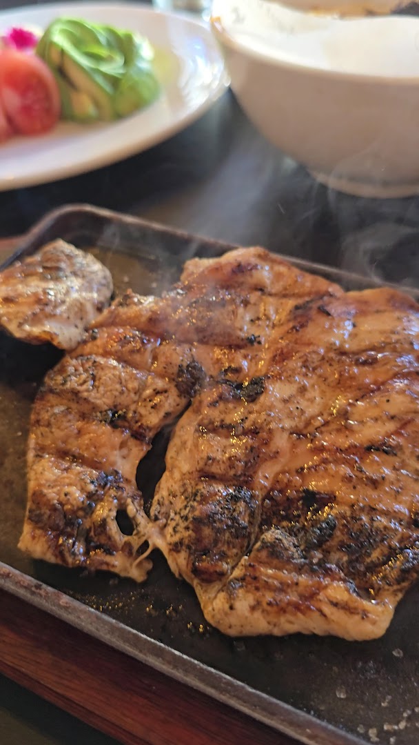 En Llamas Restaurant: appetizing photo of grilled meat