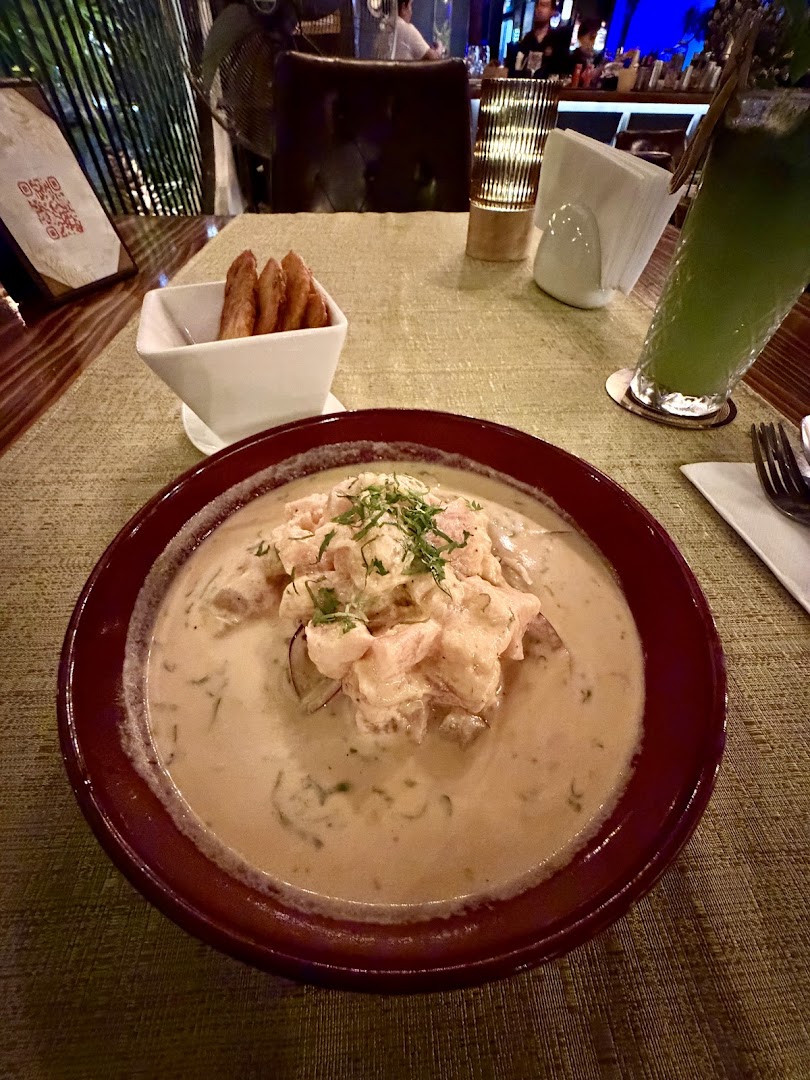 Rayú Restaurante: appetizing food photo in setting