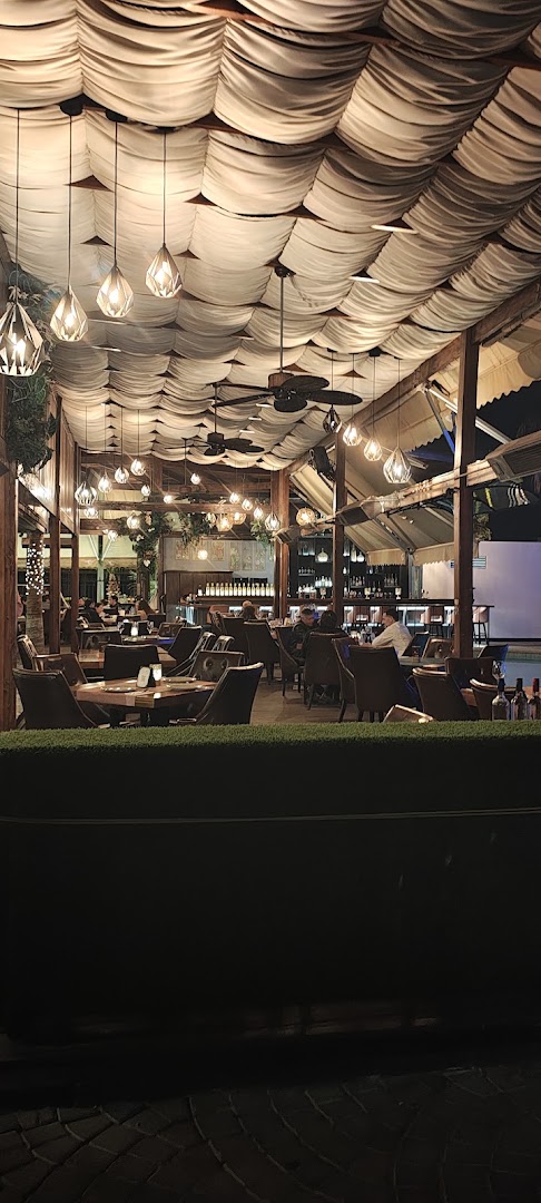 Rayú Restaurante: inviting atmosphere and professional quality
