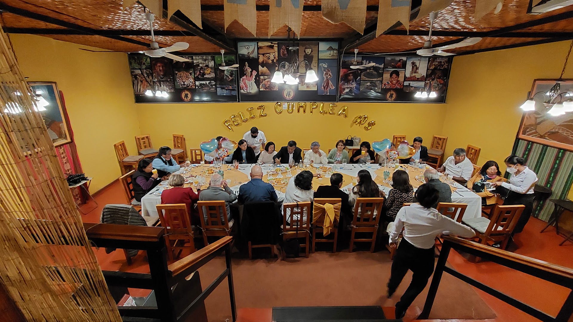 Restaurante El Chalán: restaurant atmosphere and service